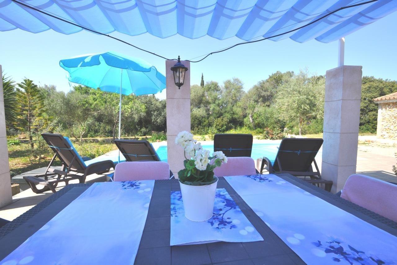 Barrera Villa Costitx (Mallorca)