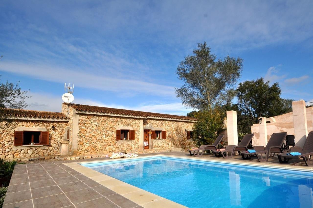 Barrera Villa Costitx (Mallorca)